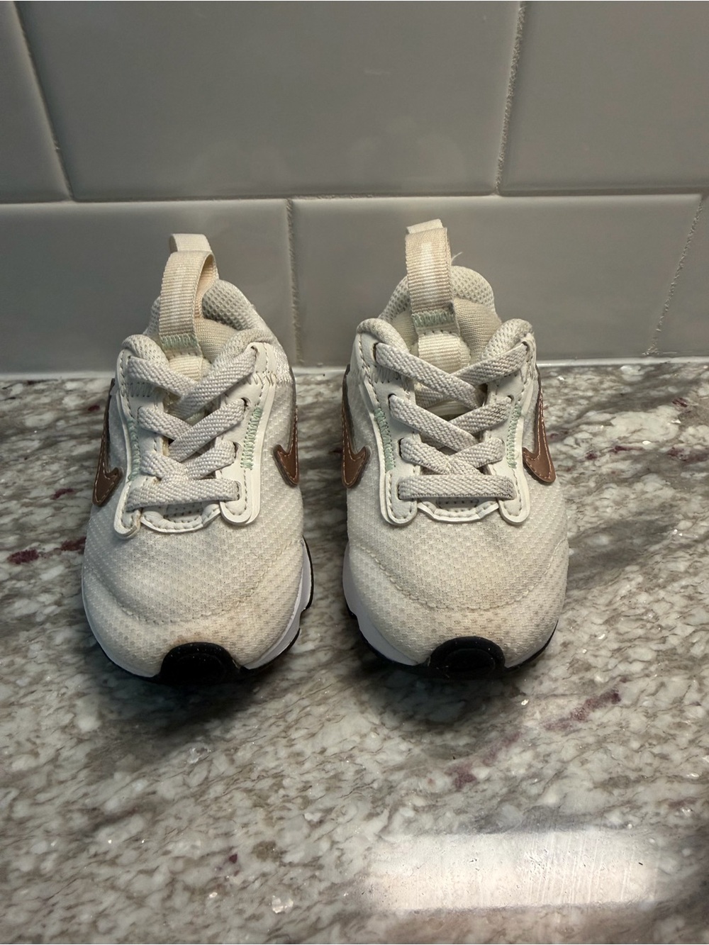 Toddler Nike Air Max size 4